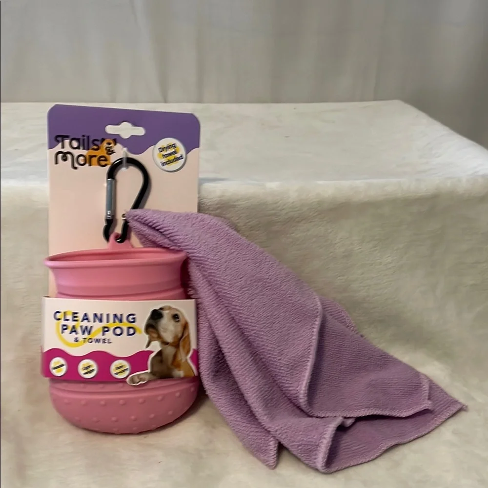 Tails & More Pink Cleaning Paw Pod with Towel